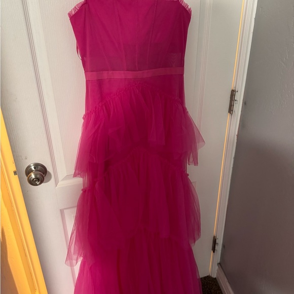 Betsy & Adam Illusion Tiered Ruffled Tulle Square Neck Mesh Sleeveless Gown - Picture 4 of 7